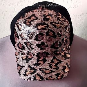 🌟 LEOPARD SEQUIN CAP 🌟 NEW- NEVER WORN